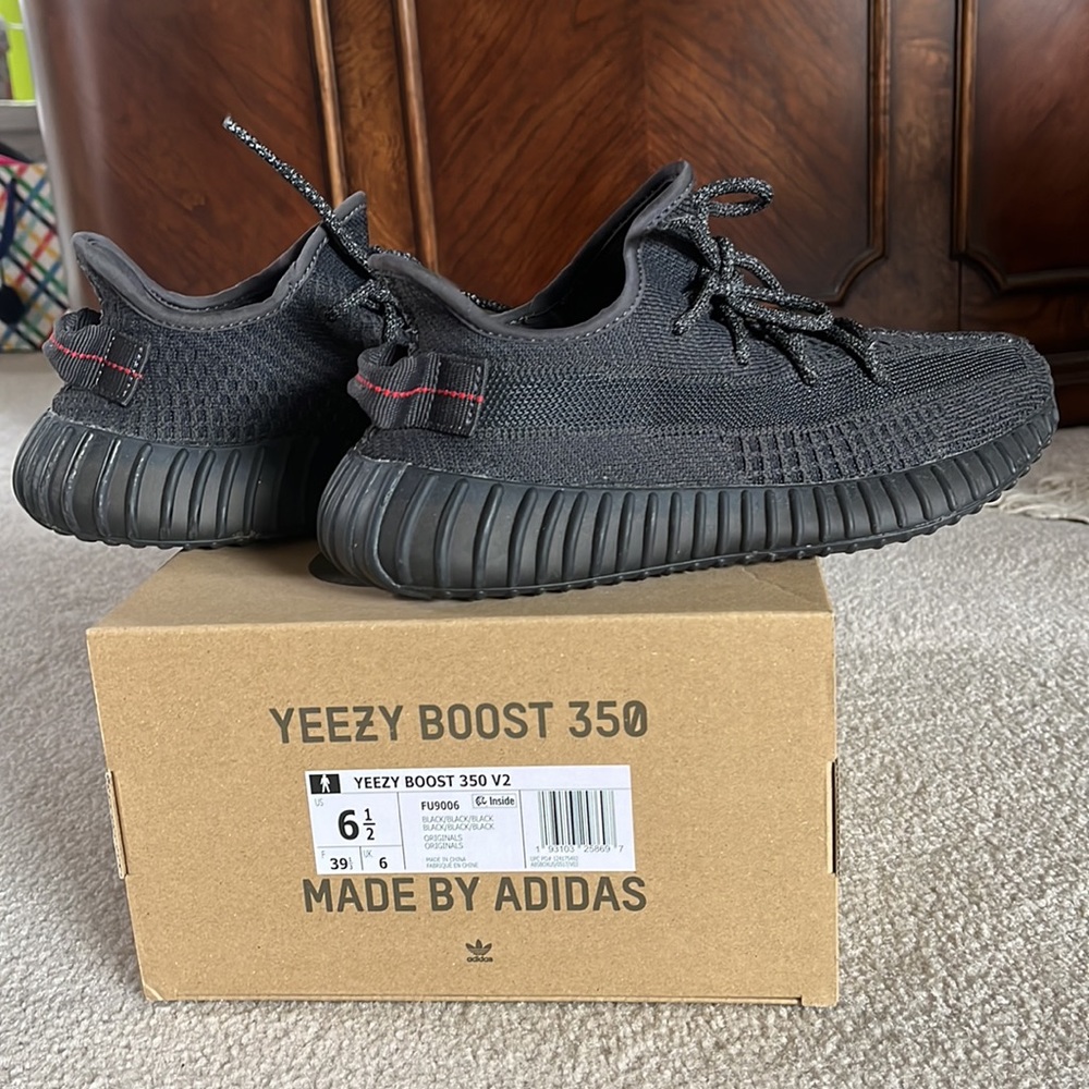 YEEZY BOOST 350 V2 Black/Black Originals - Picture 2 of 7